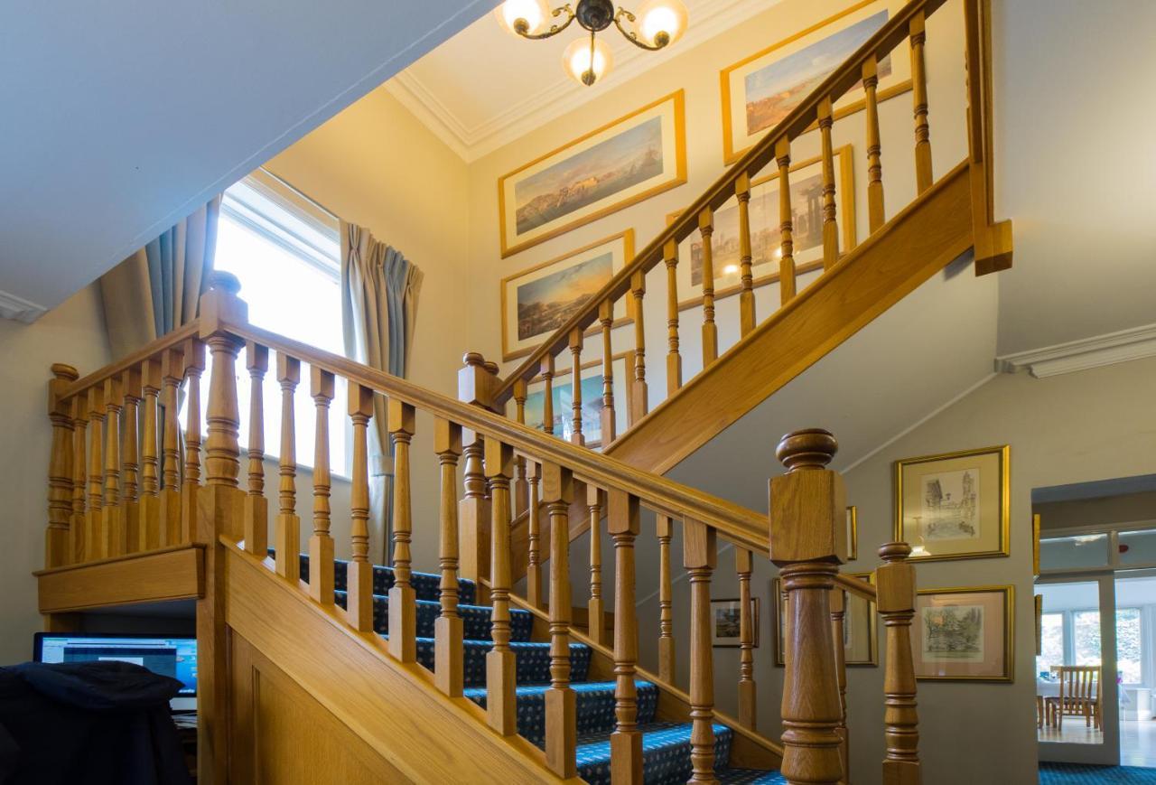 Chestnuts House Boutique B&B Bath Exterior foto The staircase